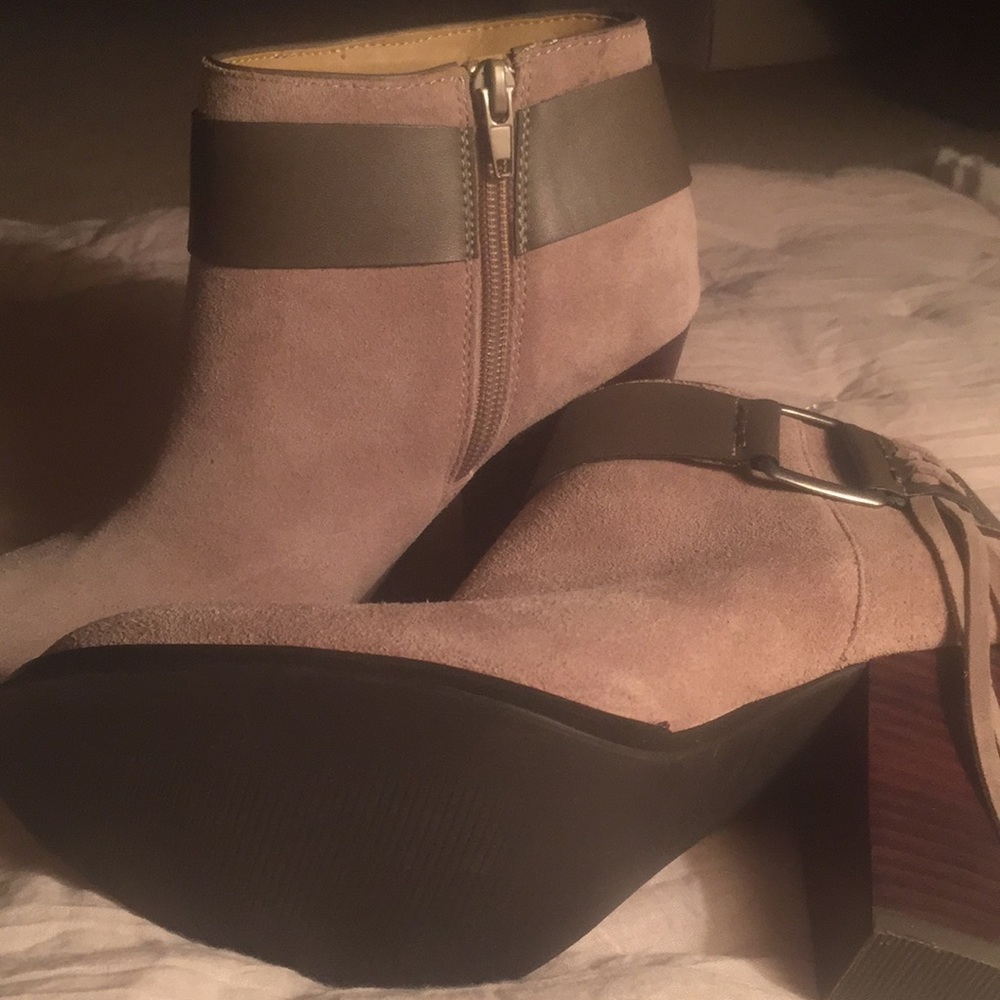 ANKLE BOOT - Picture 3 of 5